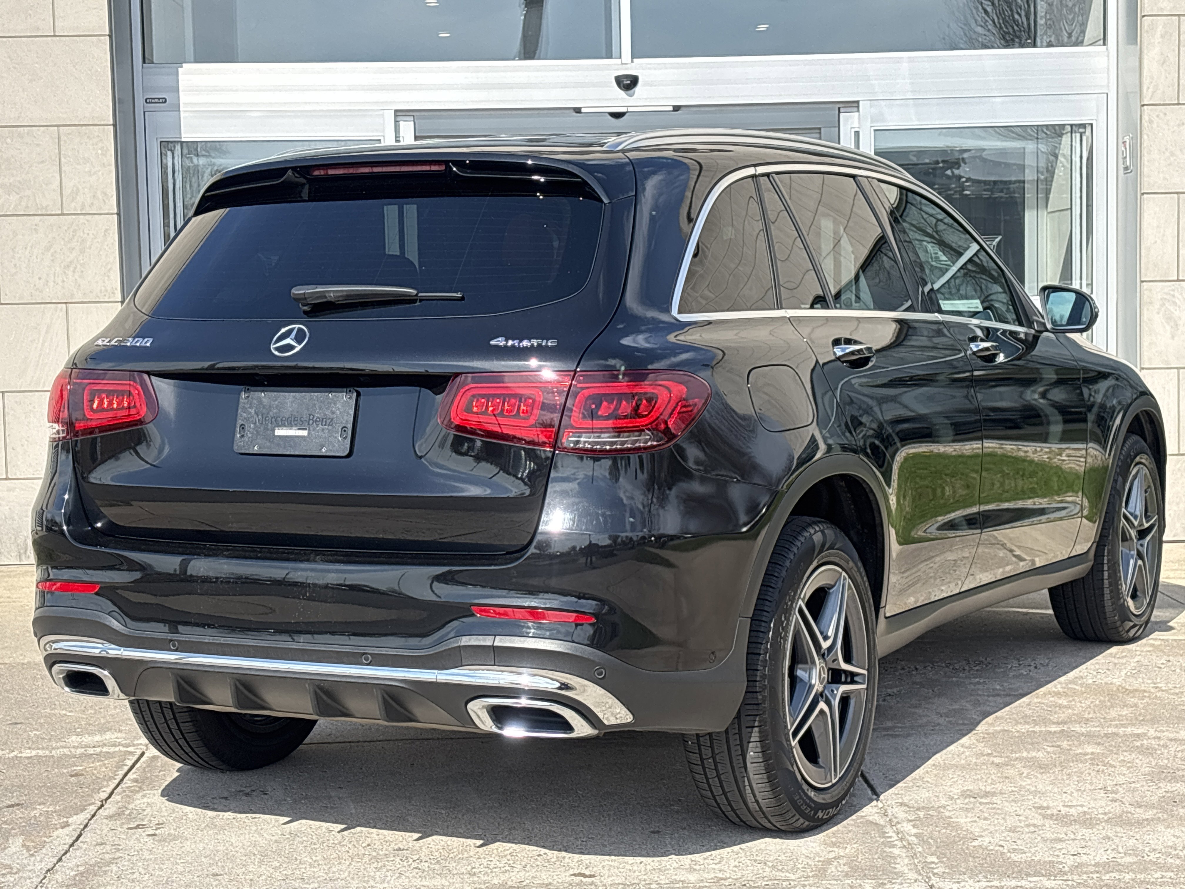Used 2022 Mercedes-Benz GLC 300 4MATIC image 5