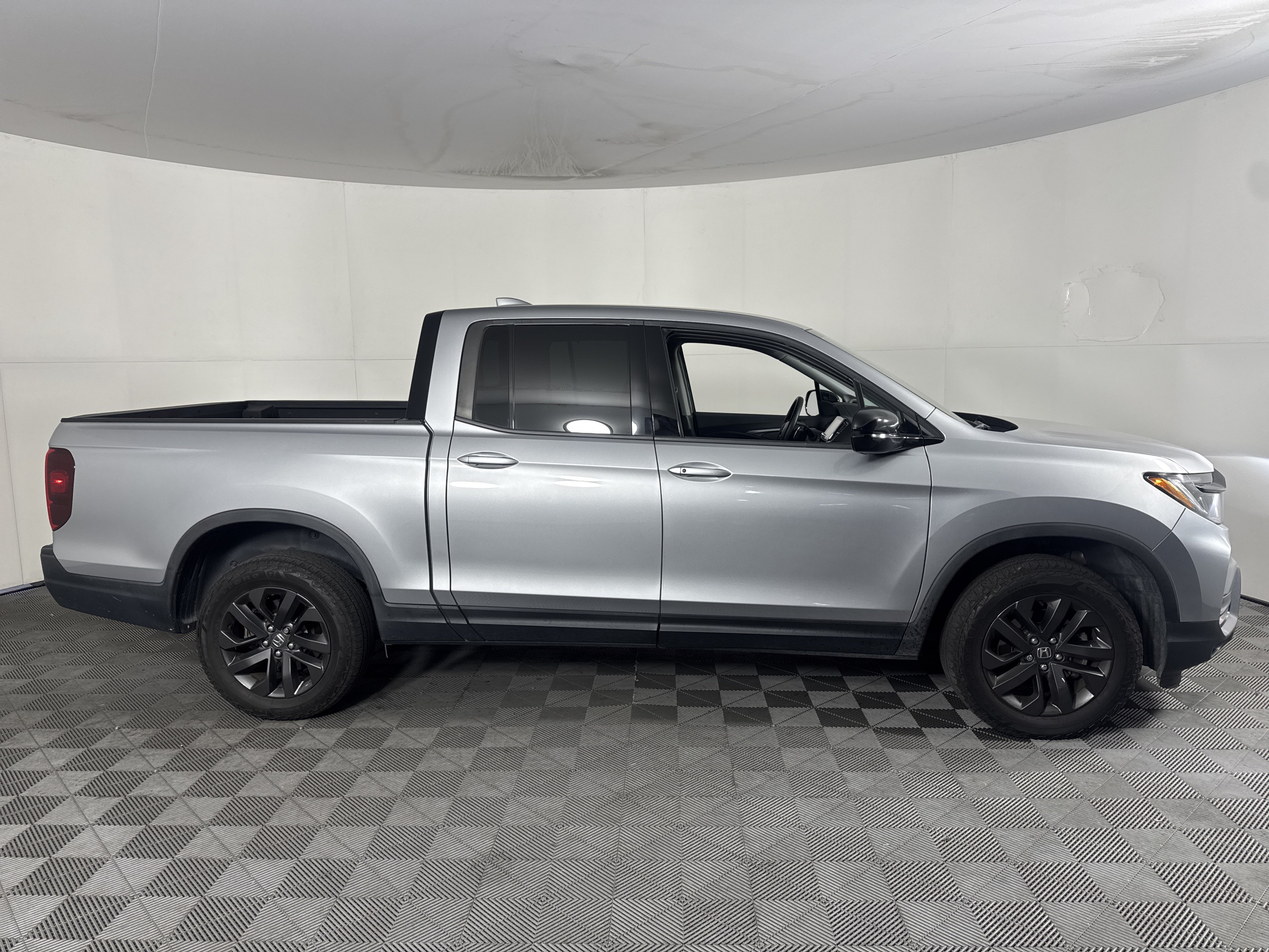 Used 2023 Honda Ridgeline Sport image 3