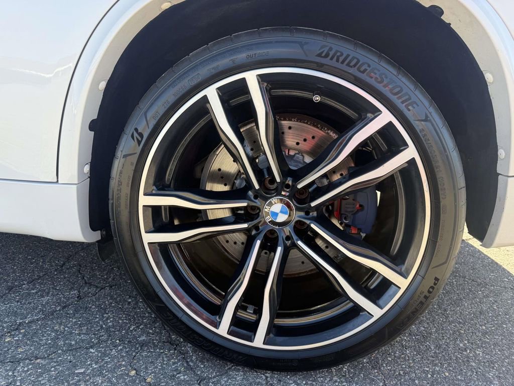 Used 2017 BMW X5 M image 11