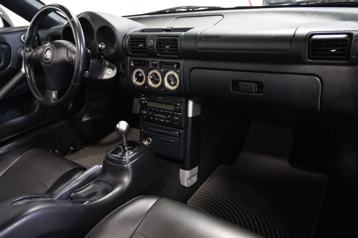 Used 2004 Toyota MR2 RWD image 61
