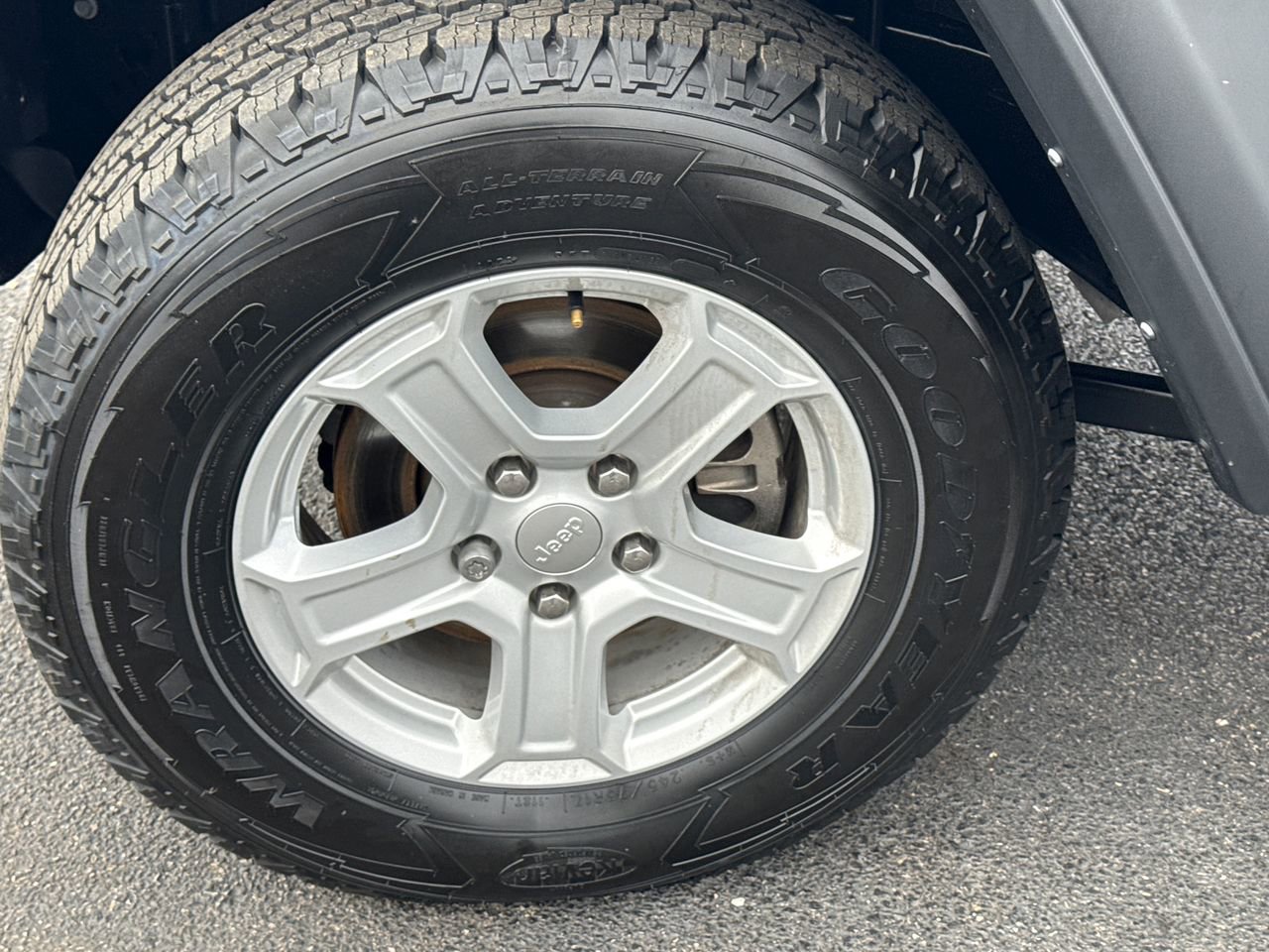 Used 2022 Jeep Wrangler Unlimited Sport image 12