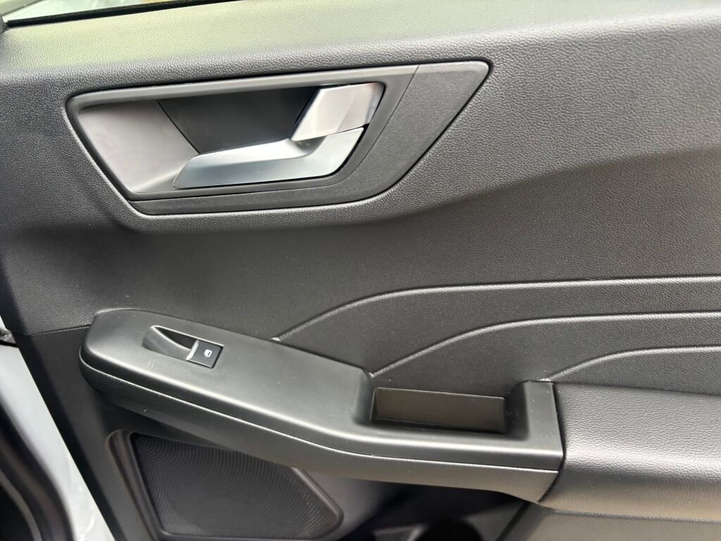 New 2026 Ford Escape ST-Line w/ Tech Pack #1 image 17