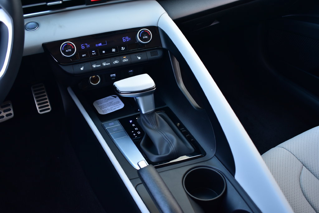 New 2026 Hyundai Elantra SEL Sport FWD image 32