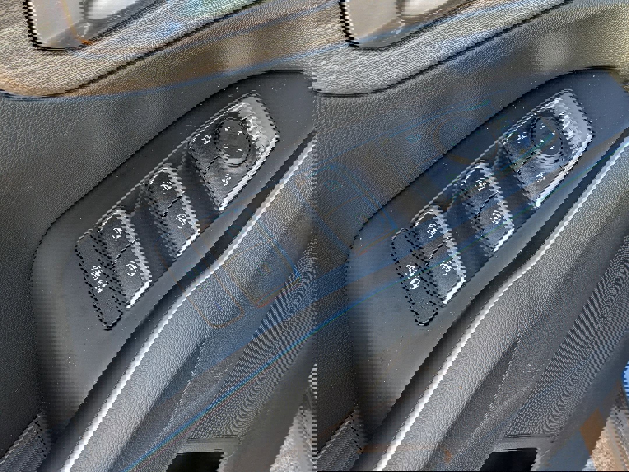 Used 2022 Kia Sorento S image 13