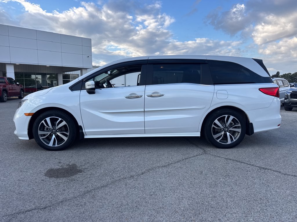 Used 2023 Honda Odyssey Touring image 3