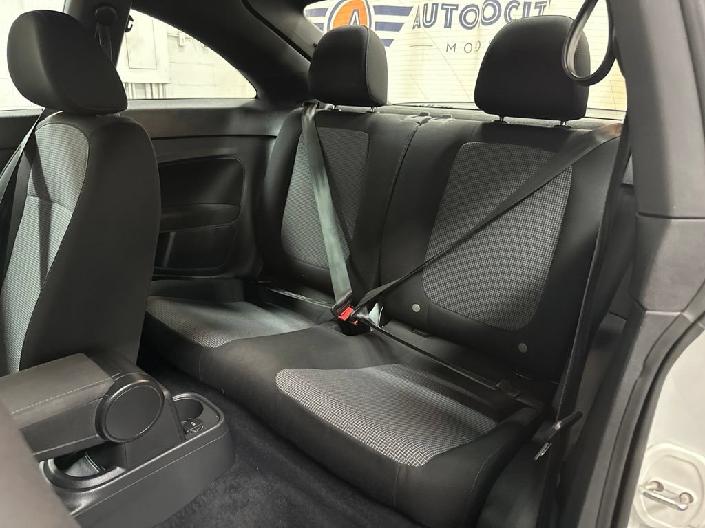 Used 2019 Volkswagen Beetle 2.0T S FWD image 22