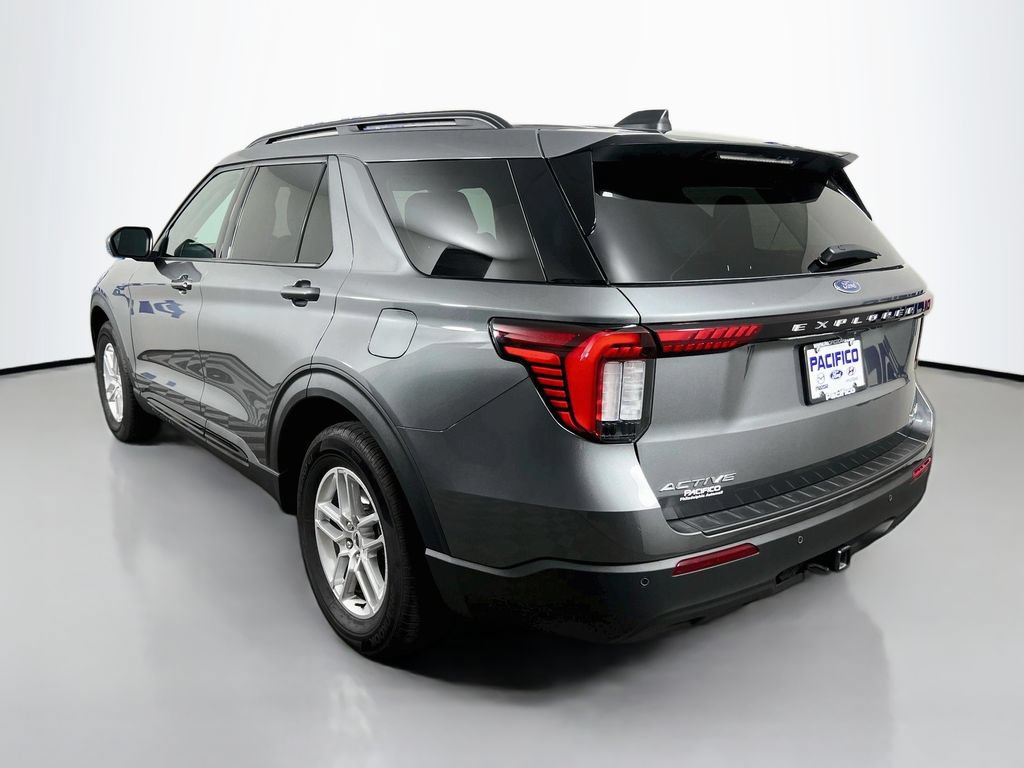 Used 2026 Ford Explorer Active AWD/4WD image 7