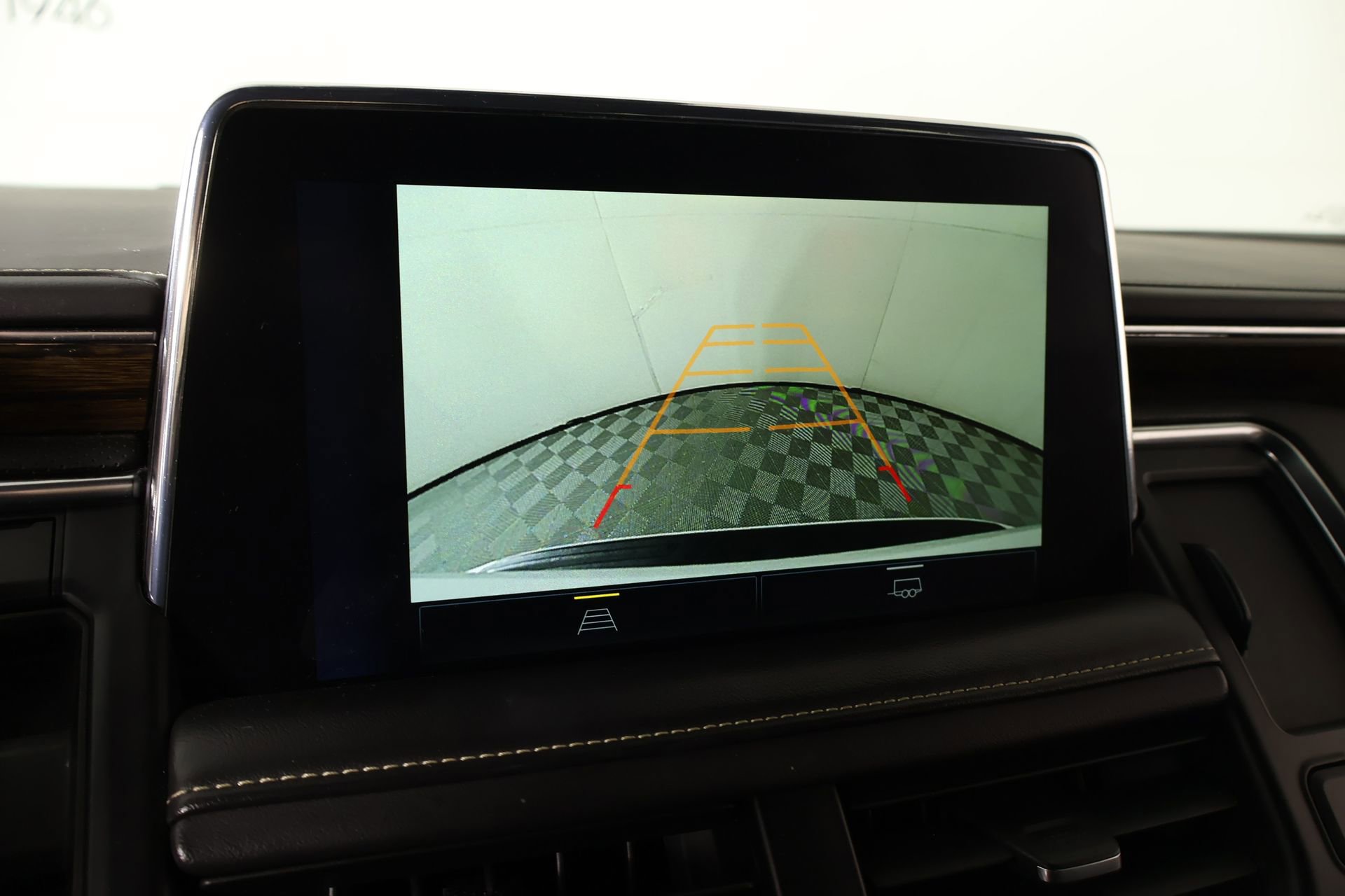 Used 2023 Chevrolet Suburban Premier image 6