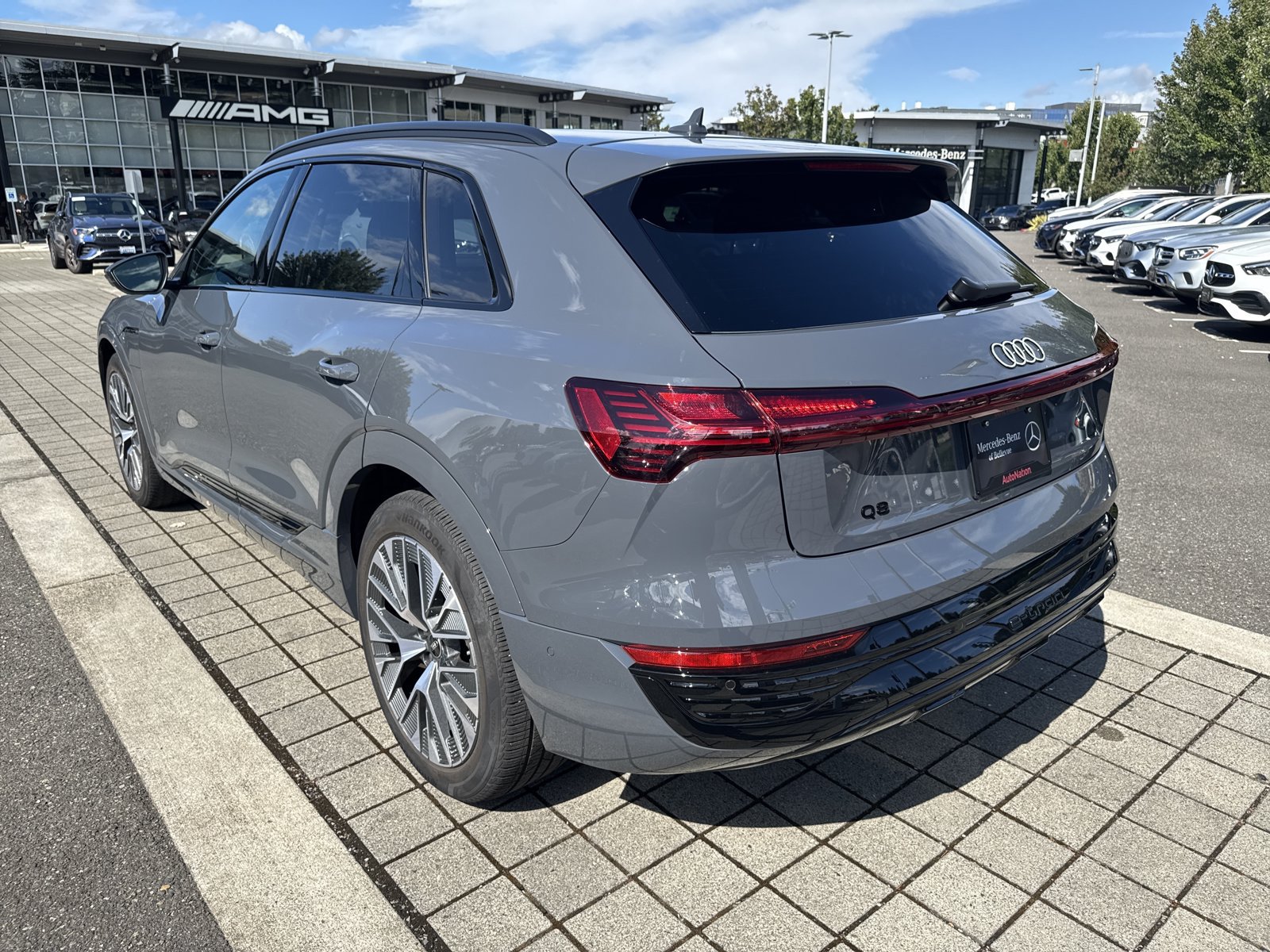 Used 2024 Audi Q8 e-tron Prestige AWD/4WD image 7