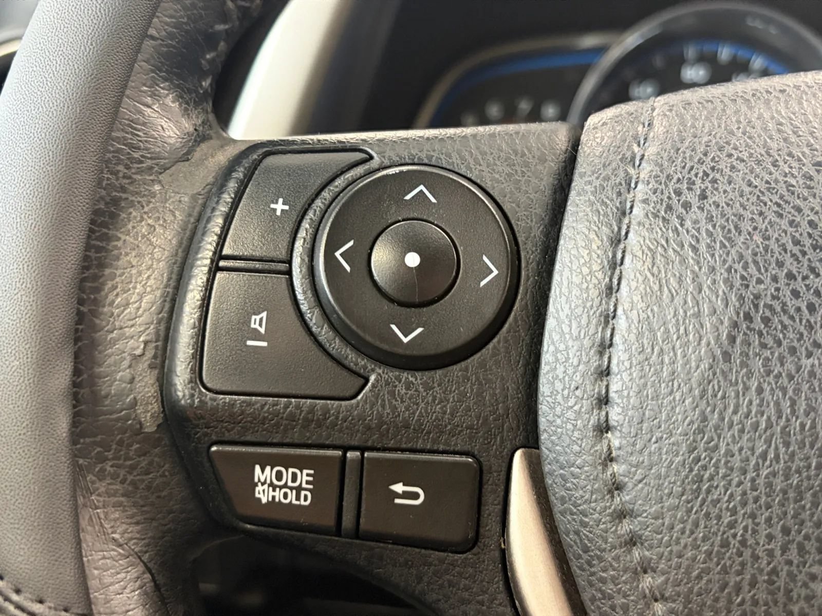 Used 2014 Toyota RAV4 Limited AWD/4WD image 30