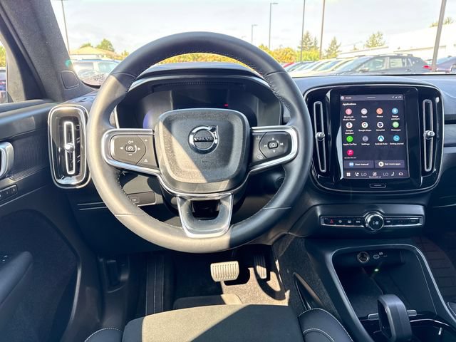 Used 2023 Volvo XC40 Recharge Plus w/ Protection Package Premier AWD/4WD image 17