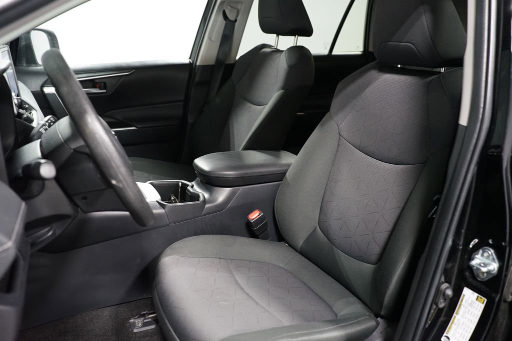Certified 2025 Toyota RAV4 XLE image 6
