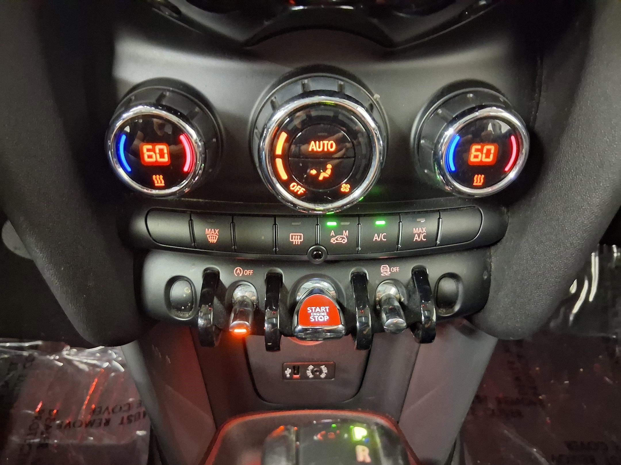 Certified 2015 MINI Cooper 2-Door Hardtop image 17