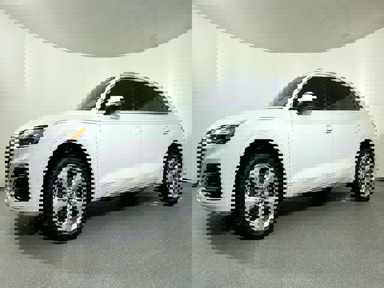 Used 2021 Audi Q5 Prestige w/ Prestige Package image 24