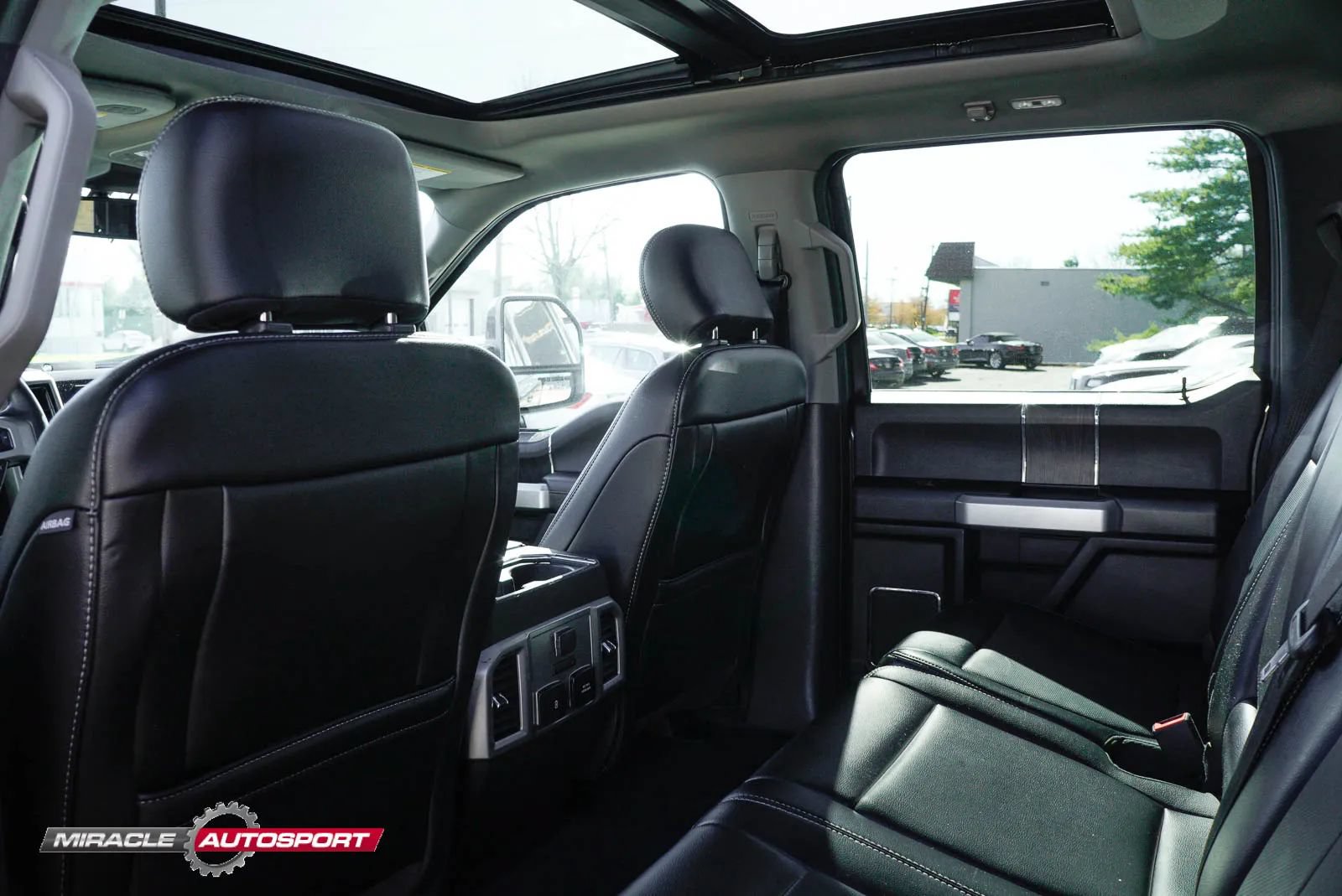 Used 2020 Ford F350 Lariat AWD/4WD image 27