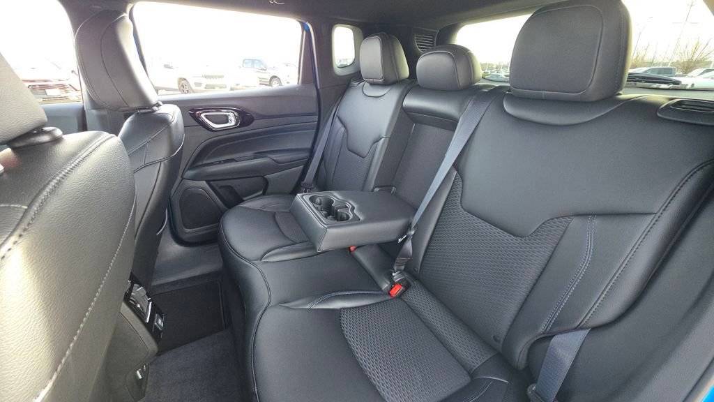 New 2026 Jeep Compass Latitude image 18