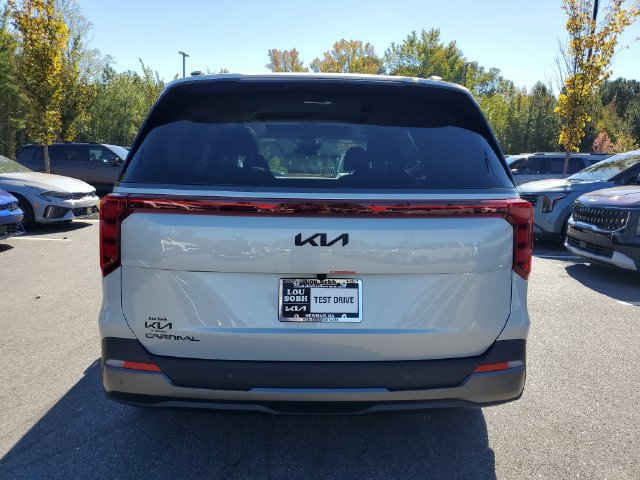 New 2027 Kia Carnival SX FWD image 8
