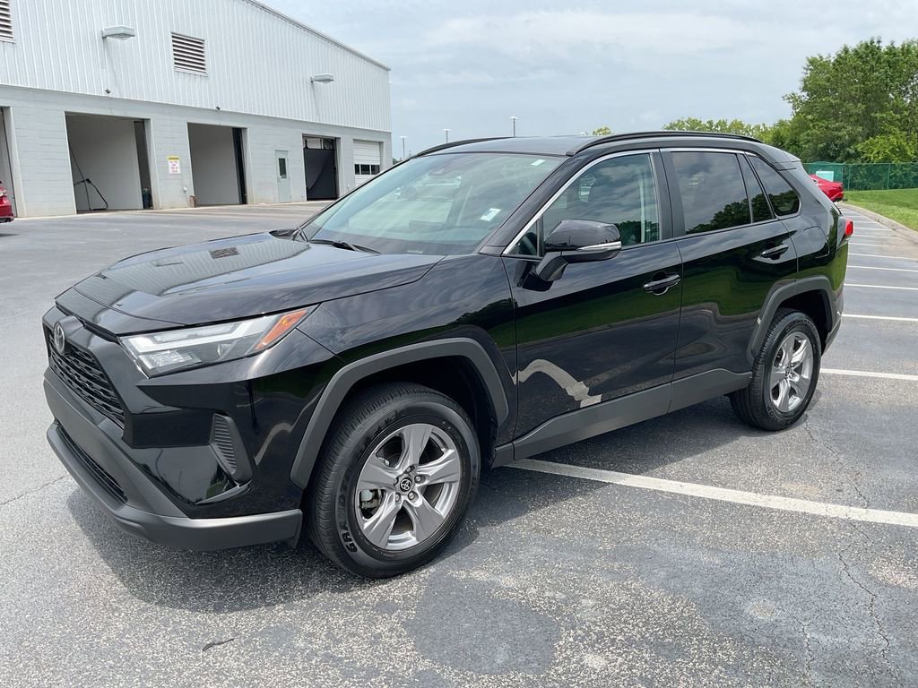 Certified 2025 Toyota RAV4 XLE AWD/4WD image 1