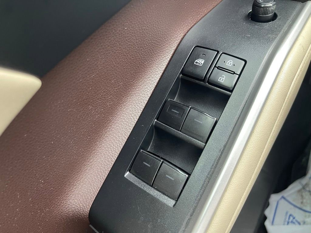 Used 2020 Toyota Highlander XLE image 53