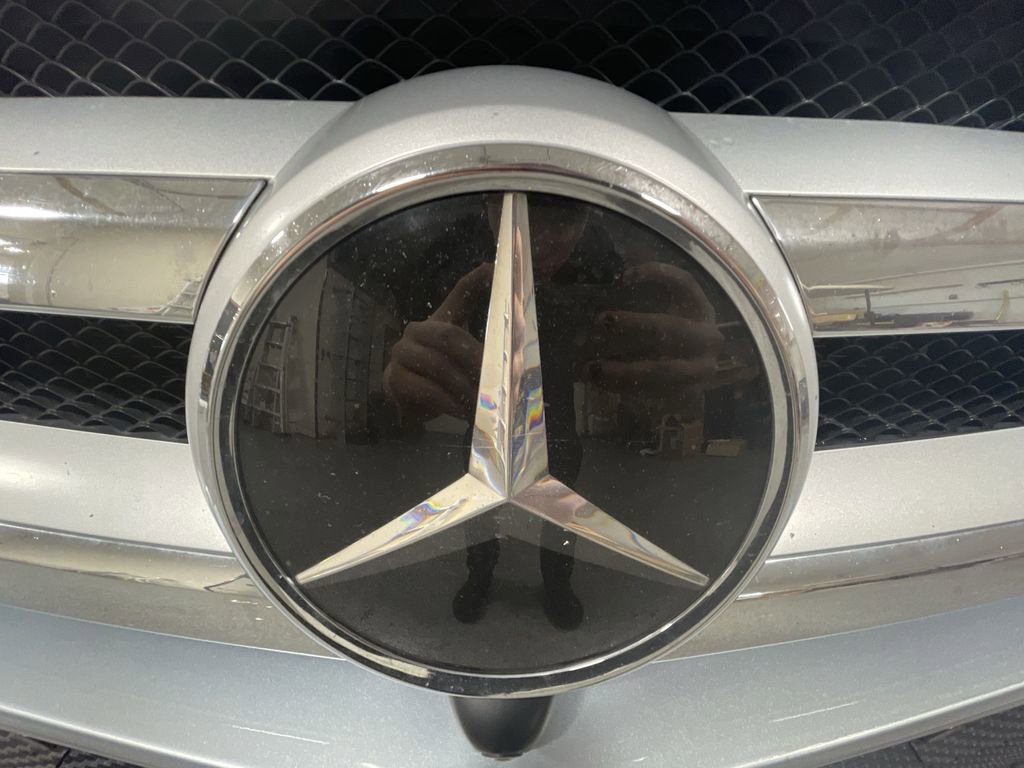 Used 2015 Mercedes-Benz GL 550 4MATIC image 32