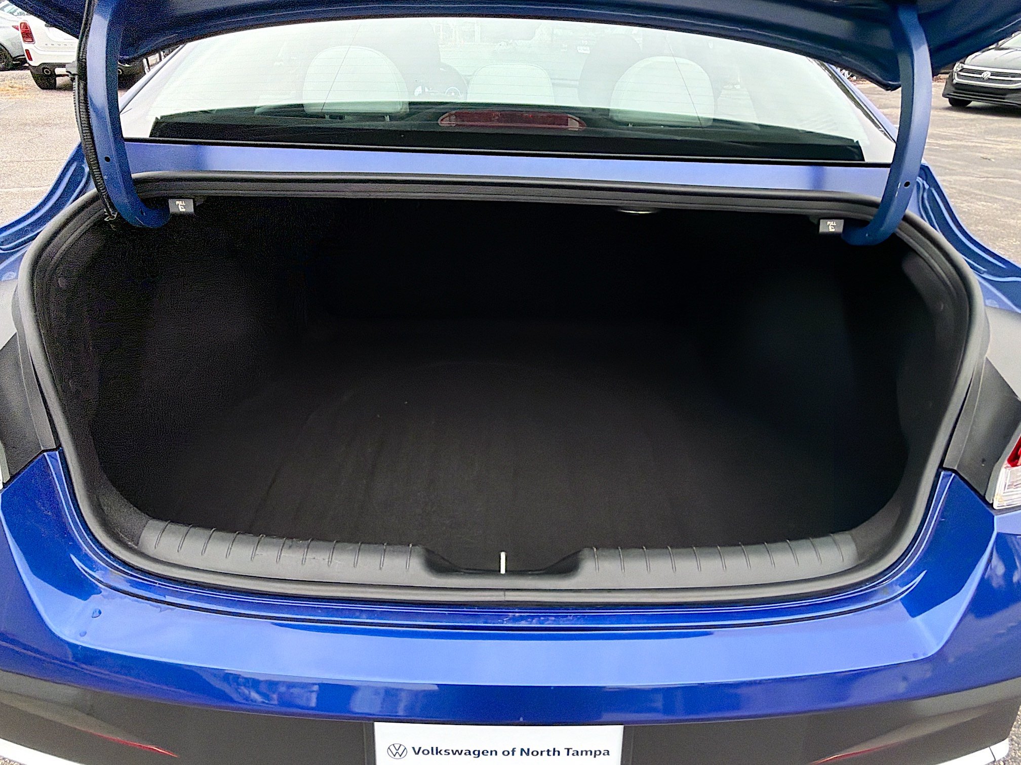 Used 2025 Hyundai Elantra Limited FWD image 11