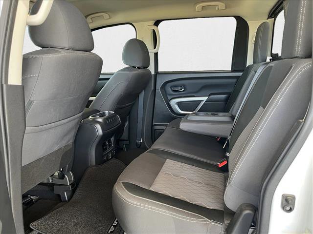 Used 2024 Nissan Titan SV w/ SV Convenience Package image 10