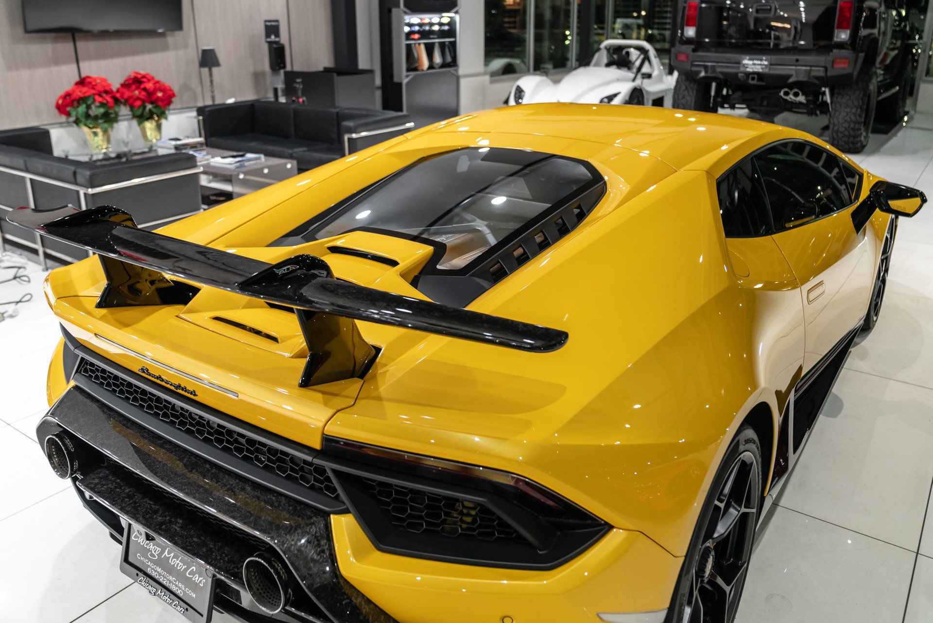 Used 2018 Lamborghini Huracan Performante AWD/4WD image 38