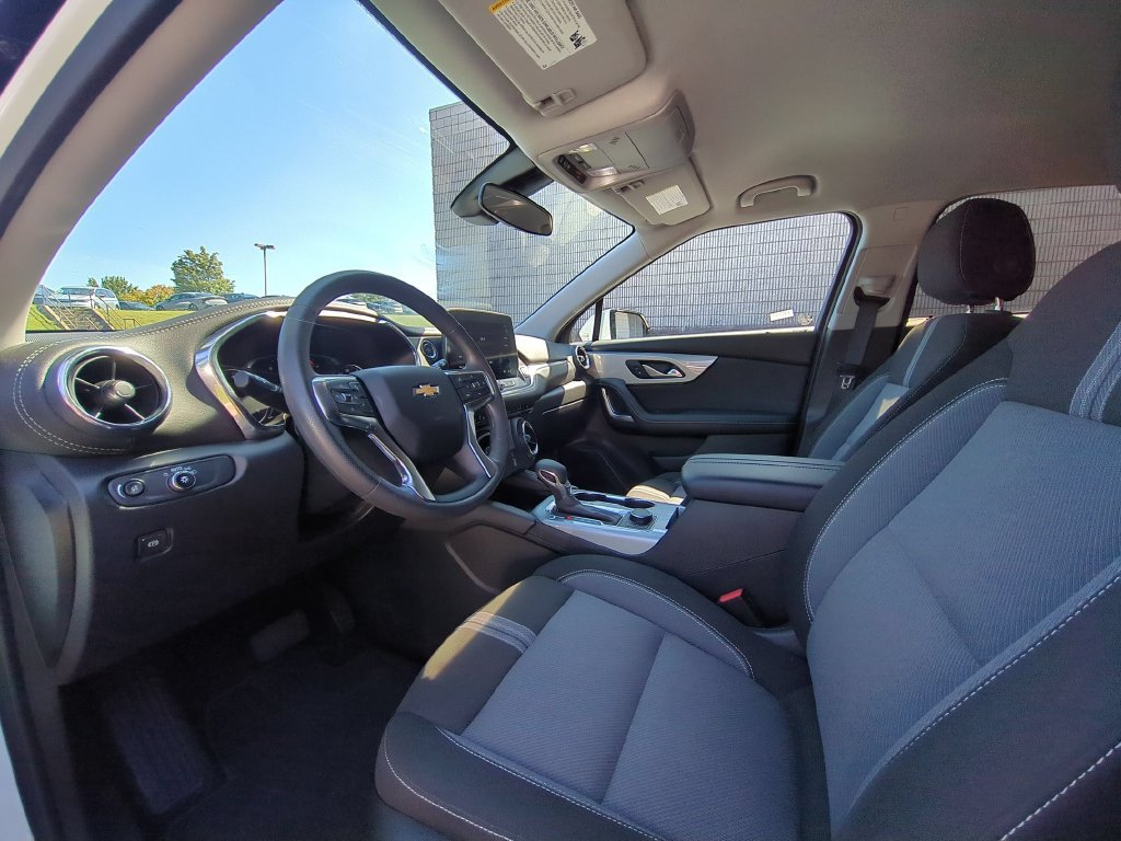 Used 2025 Chevrolet Blazer LT FWD image 15