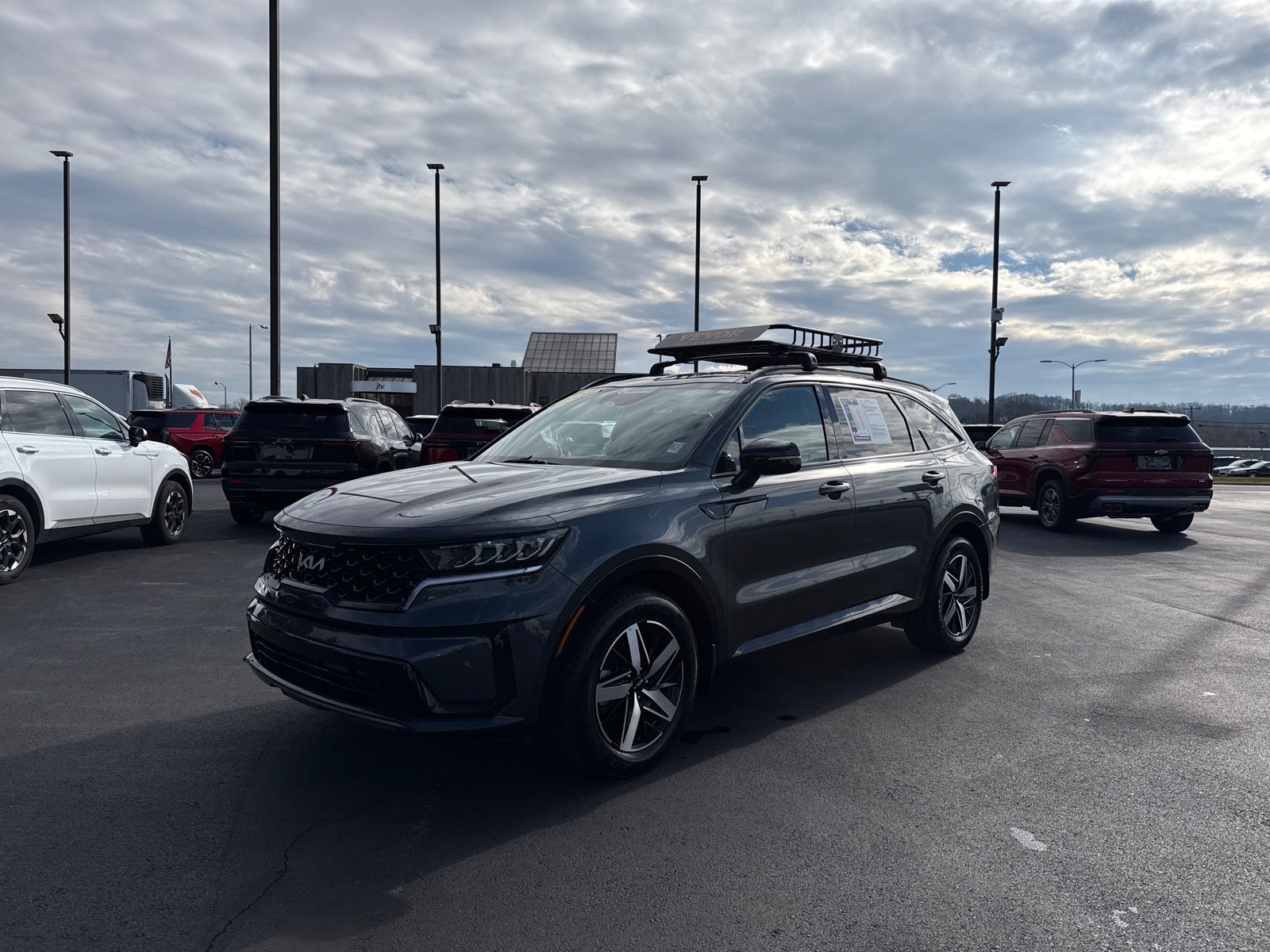 Used 2023 Kia Sorento S w/ Panoramic Sunroof Package image 7