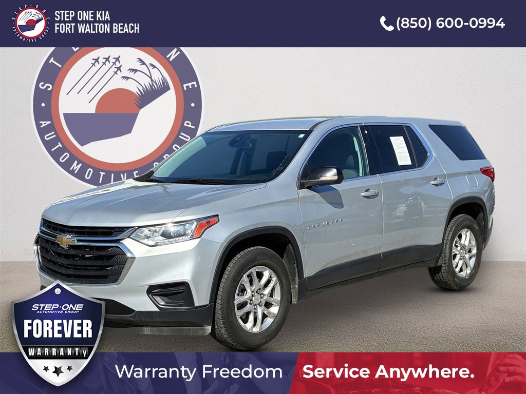 Used 2021 Chevrolet Traverse LS image 1