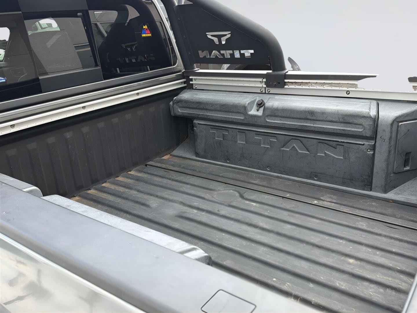 Used 2020 Nissan Titan PRO-4X w/ Pro-4x Convenience Package AWD/4WD image 3