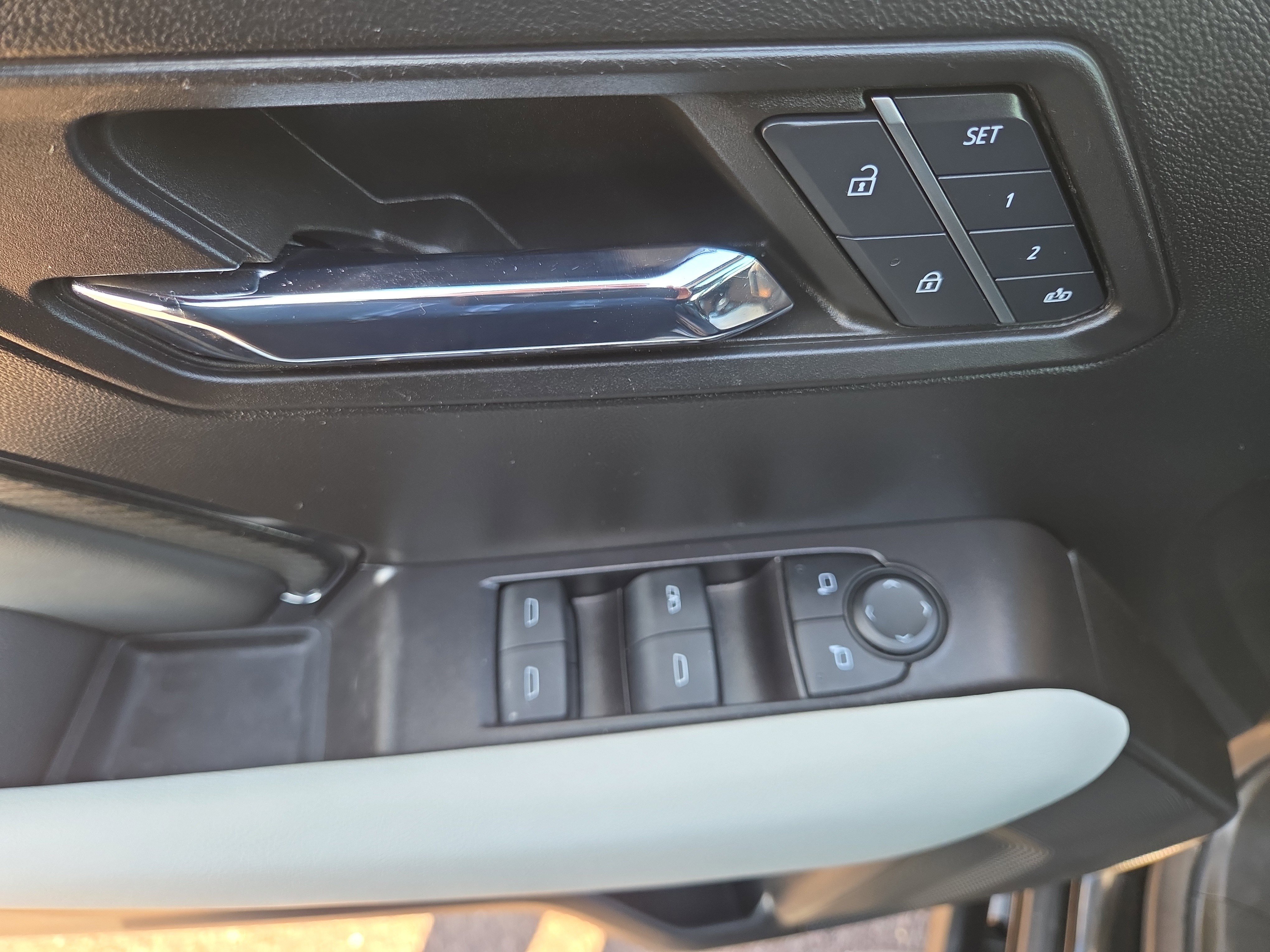 Used 2024 GMC Canyon AT4X image 29