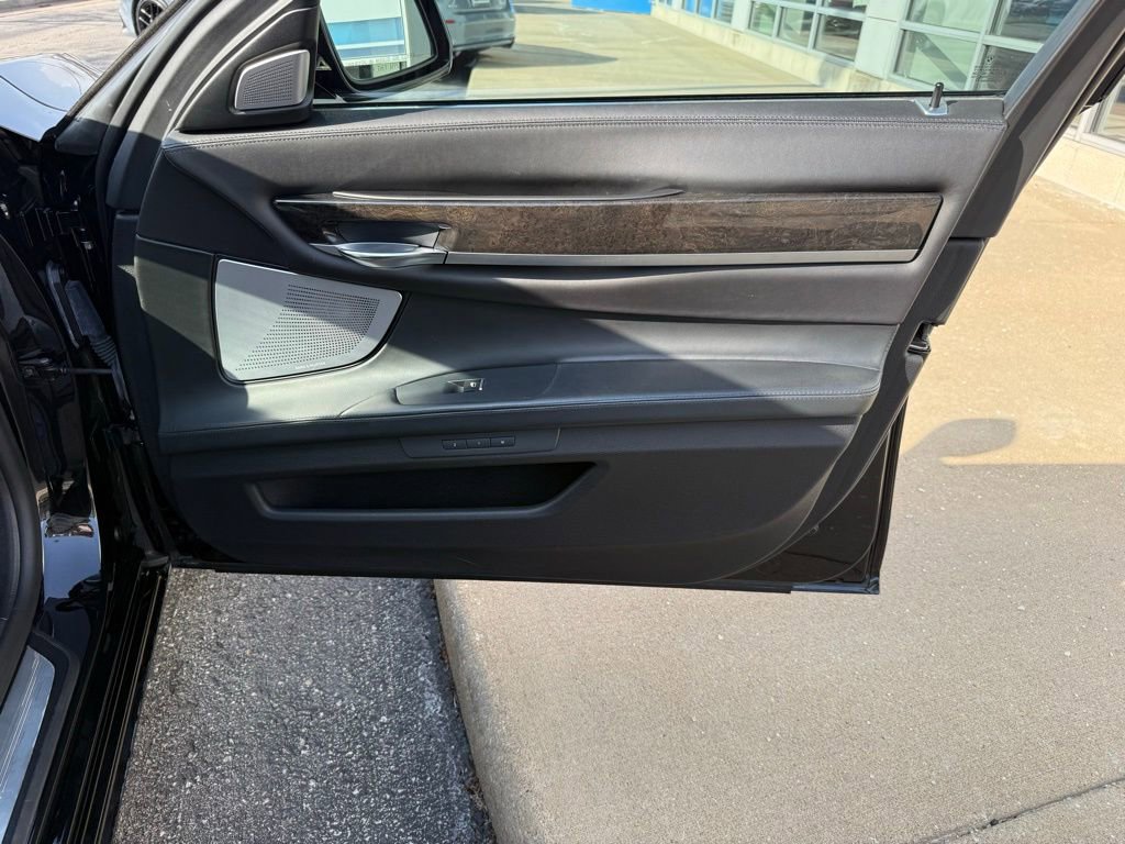 Used 2013 BMW 750Li image 47