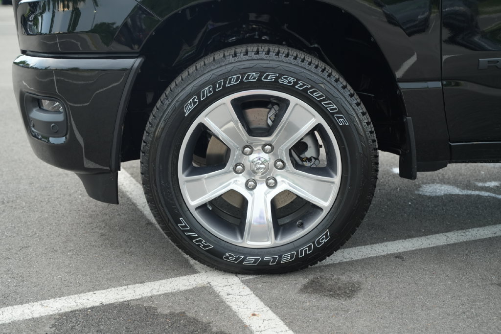 New 2026 RAM 1500 Express AWD/4WD image 9