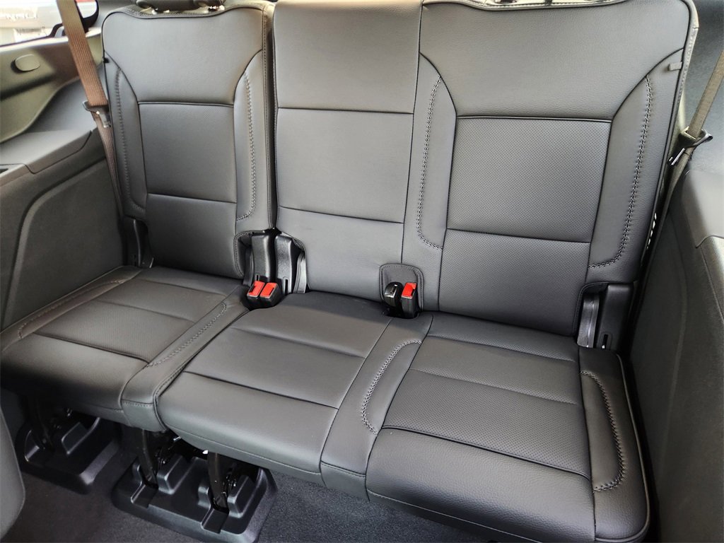 New 2026 GMC Yukon Denali w/ Sun & Power Step Package image 21