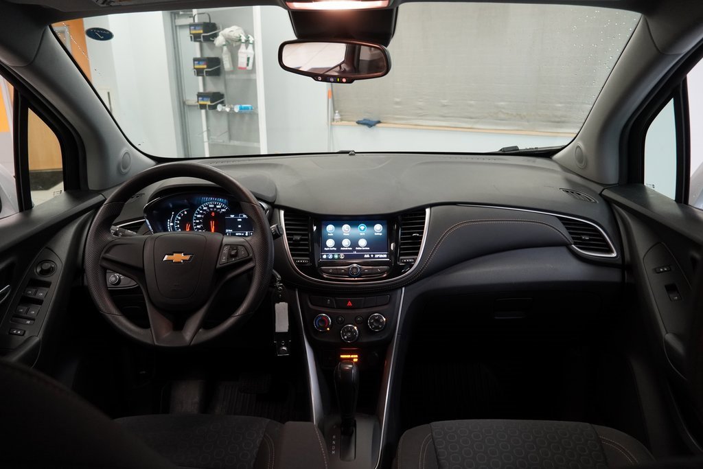 Used 2021 Chevrolet Trax LS image 18