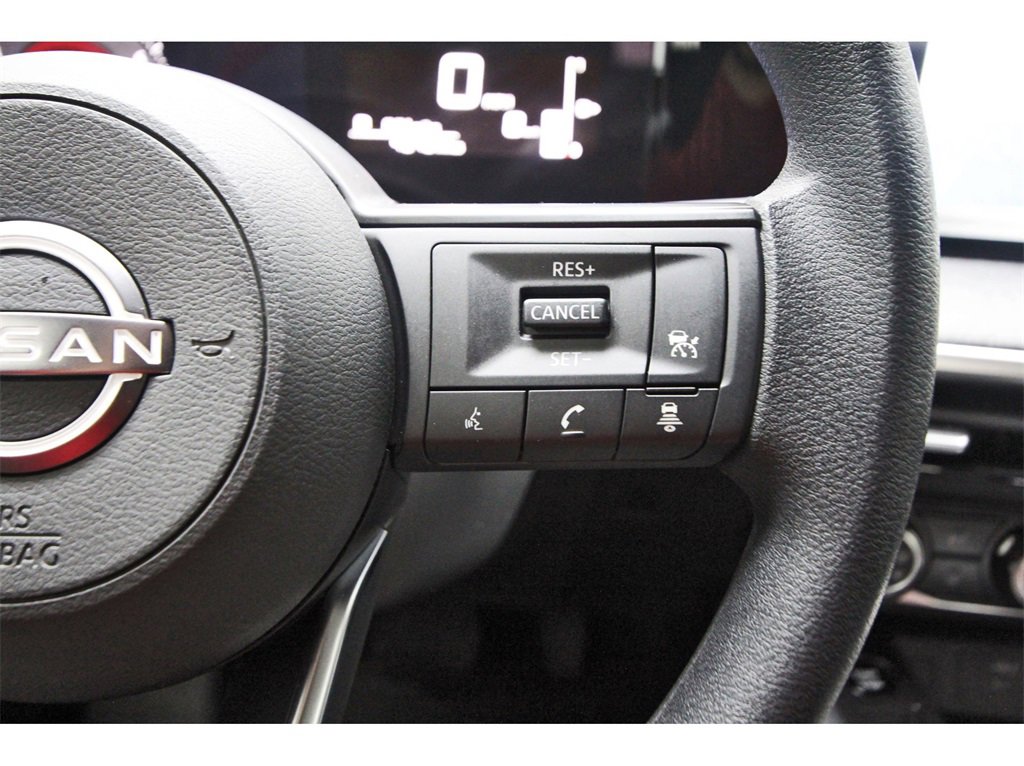 Used 2025 Nissan Kicks SV image 14