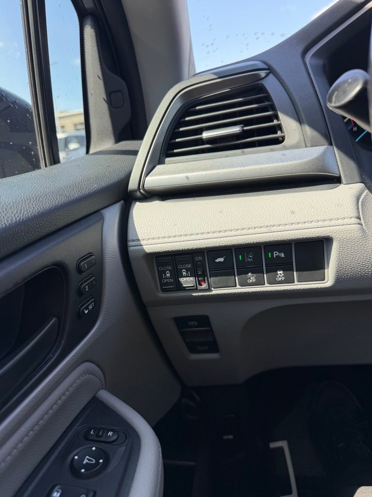 Used 2018 Honda Odyssey Touring image 21