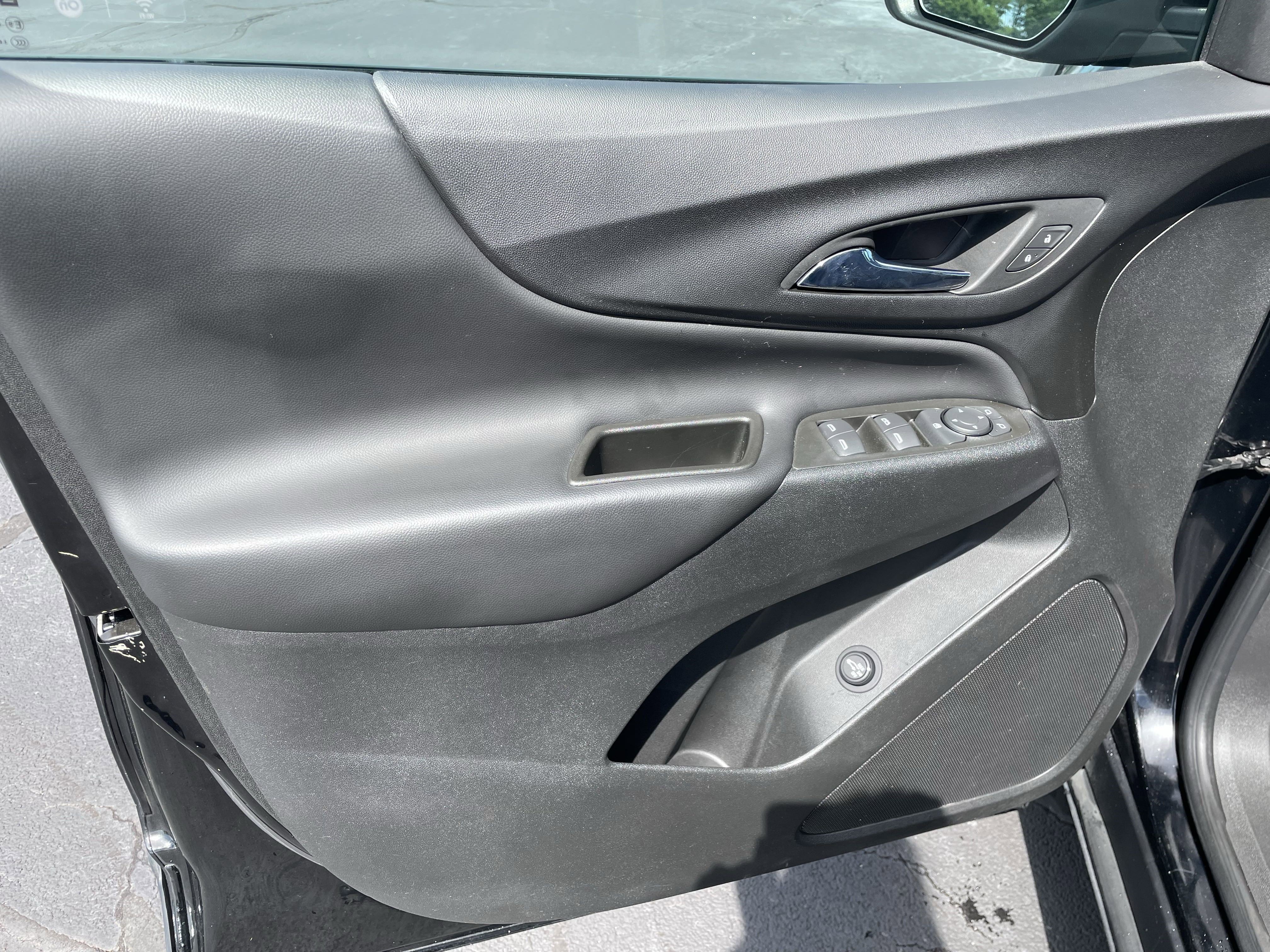 Used 2022 Chevrolet Equinox LT image 12