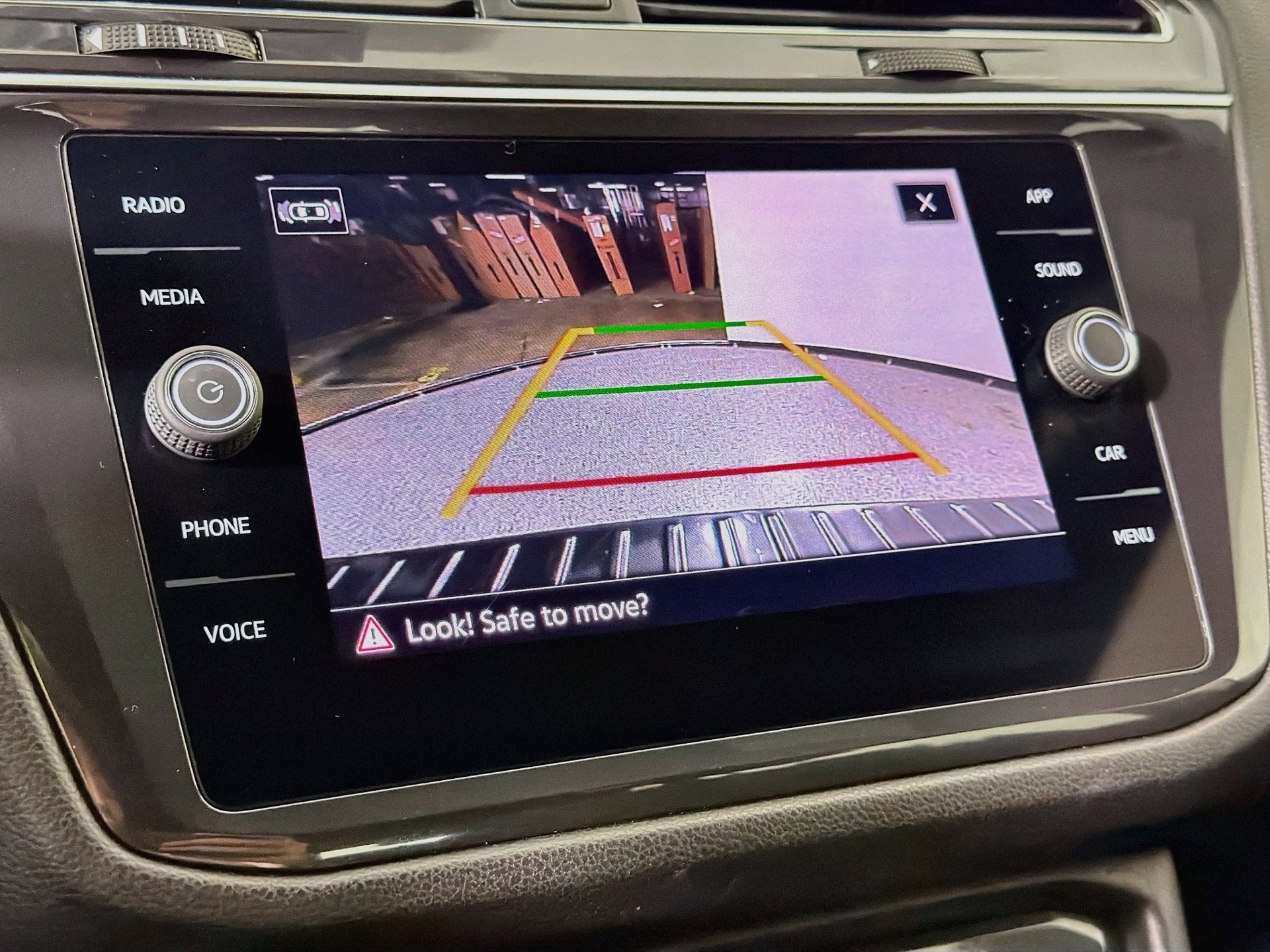 Certified 2023 Volkswagen Tiguan SE R-Line FWD image 11
