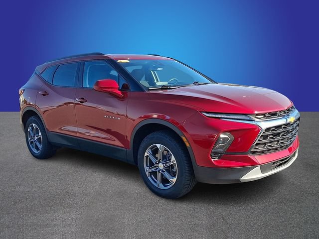 Used 2023 Chevrolet Blazer LT w/ Convenience Package FWD image 2