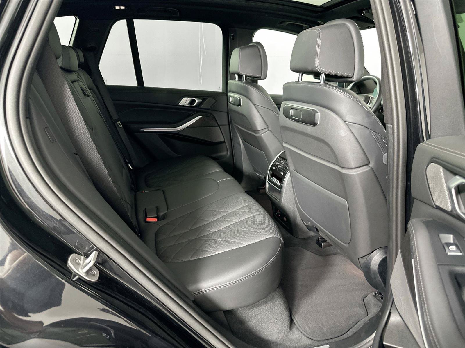 Used 2025 BMW X5 sDrive40i RWD image 17