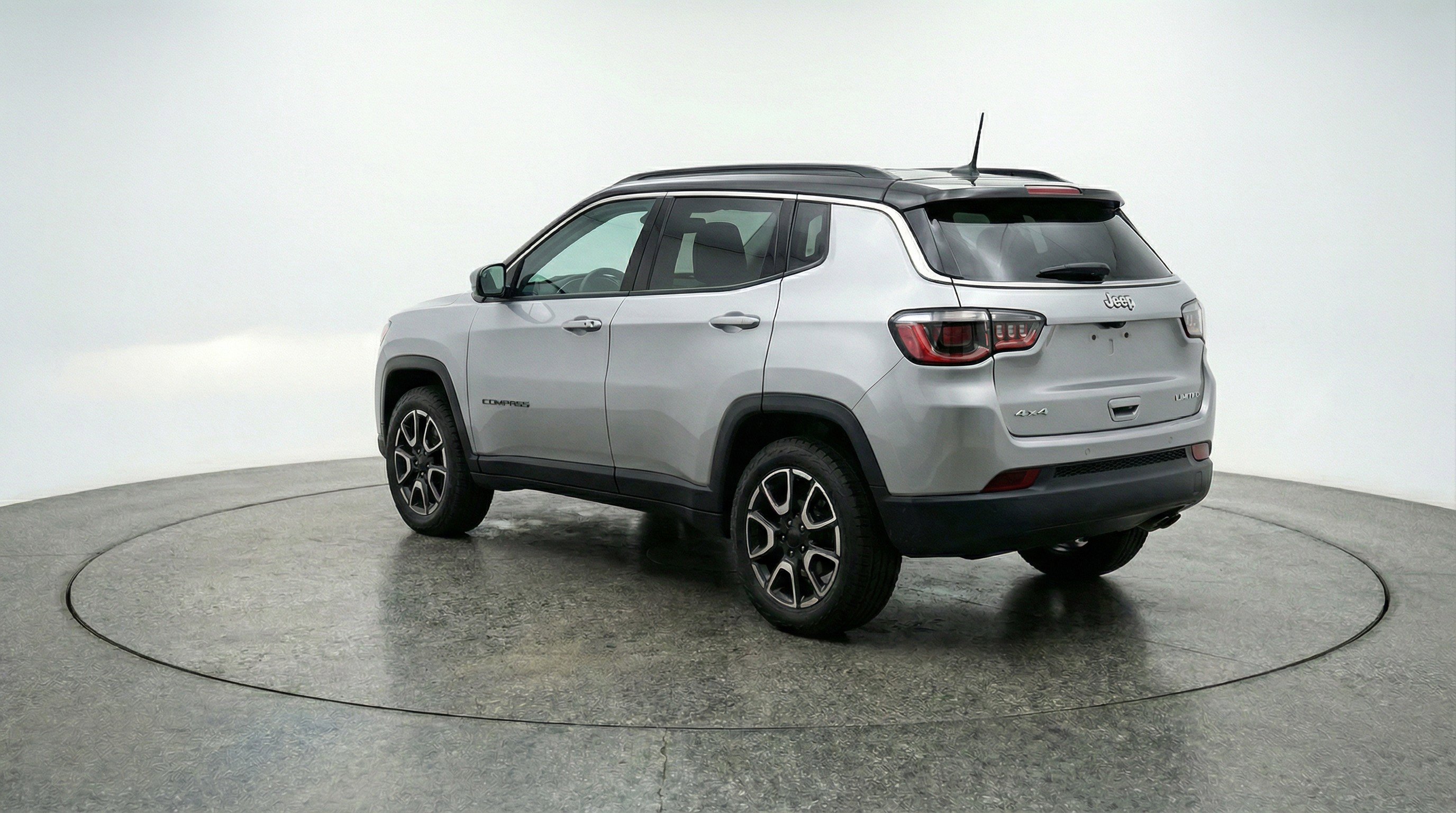 Used 2025 Jeep Compass Trailhawk AWD/4WD image 6