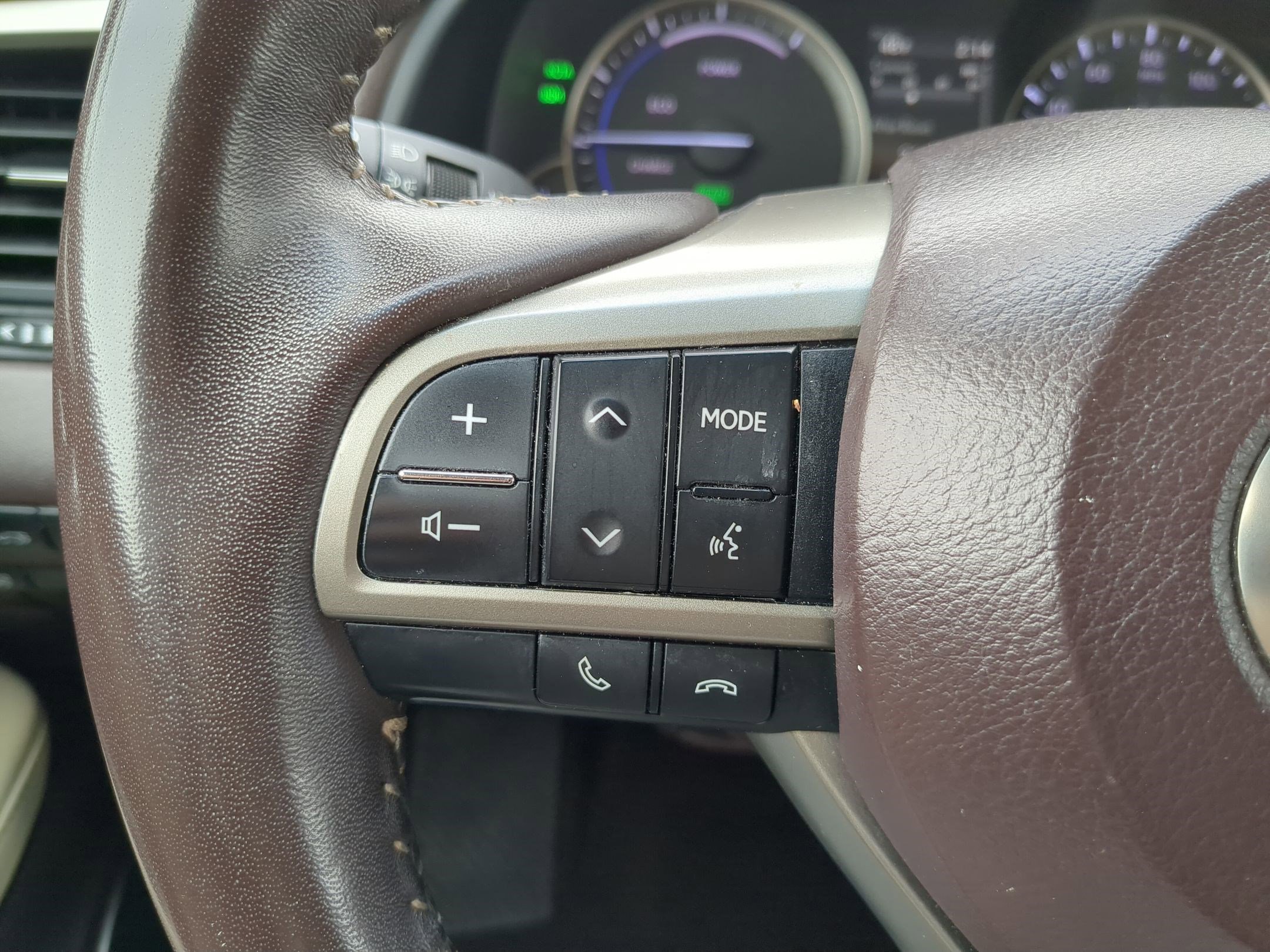 Used 2019 Lexus RX 450h AWD w/ Navigation Package image 19