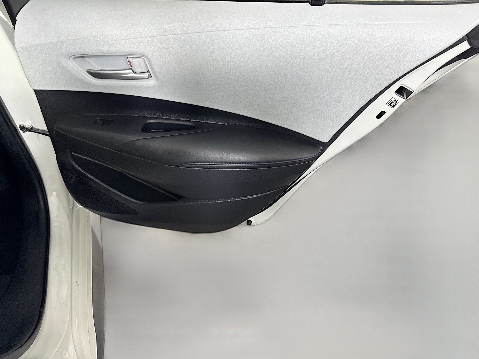 Used 2020 Toyota Corolla SE FWD image 27