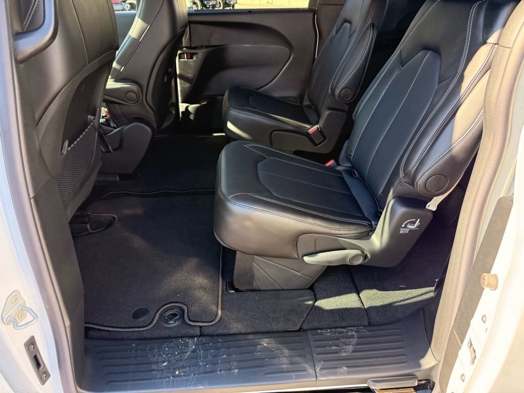 New 2026 Chrysler Voyager LX FWD image 8