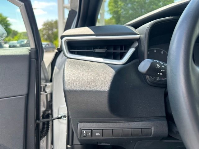 Used 2025 Toyota Corolla SE FWD image 28