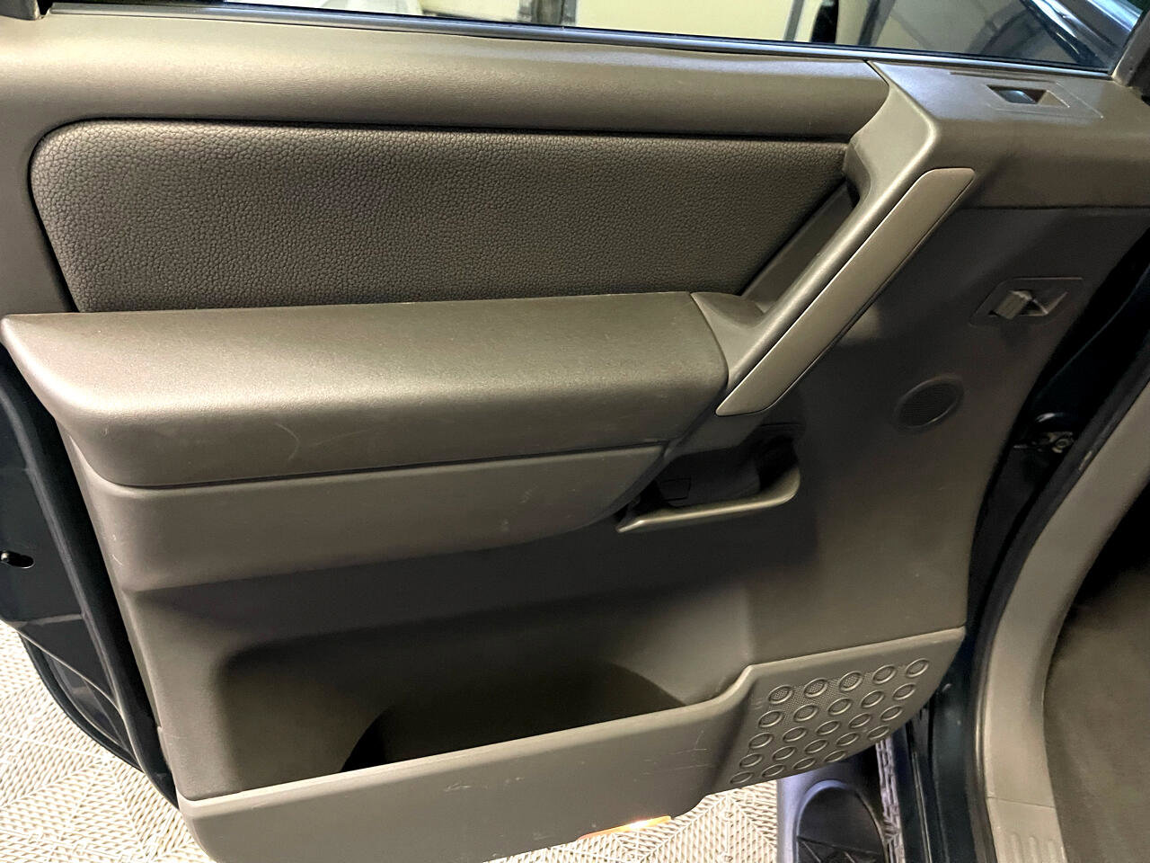 Used 2006 Nissan Titan LE w/ (R02) LE Off-Road Pkg image 22