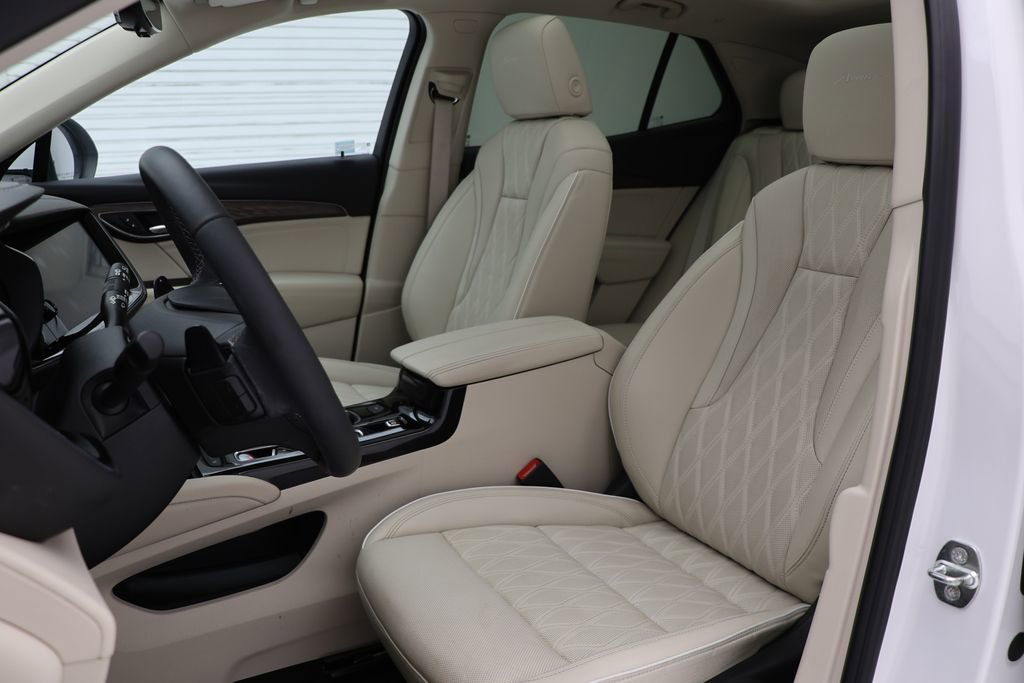 Used 2023 Buick Envision Avenir image 16