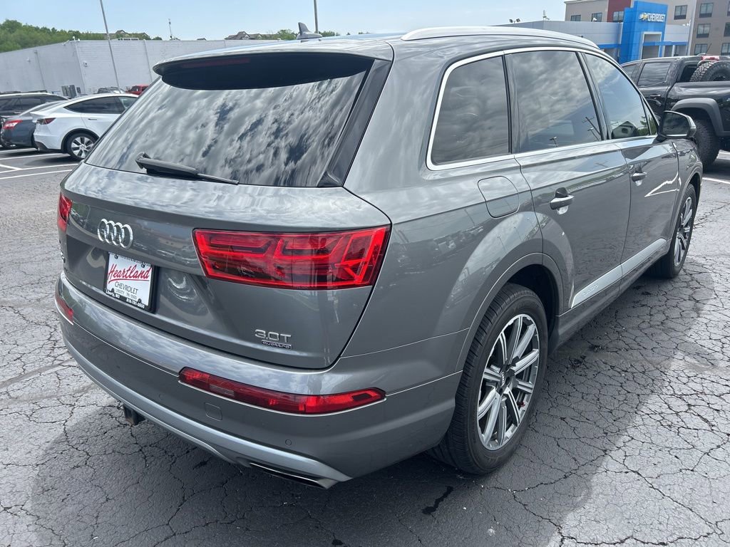 Used 2017 Audi Q7 3.0T Prestige AWD/4WD image 5